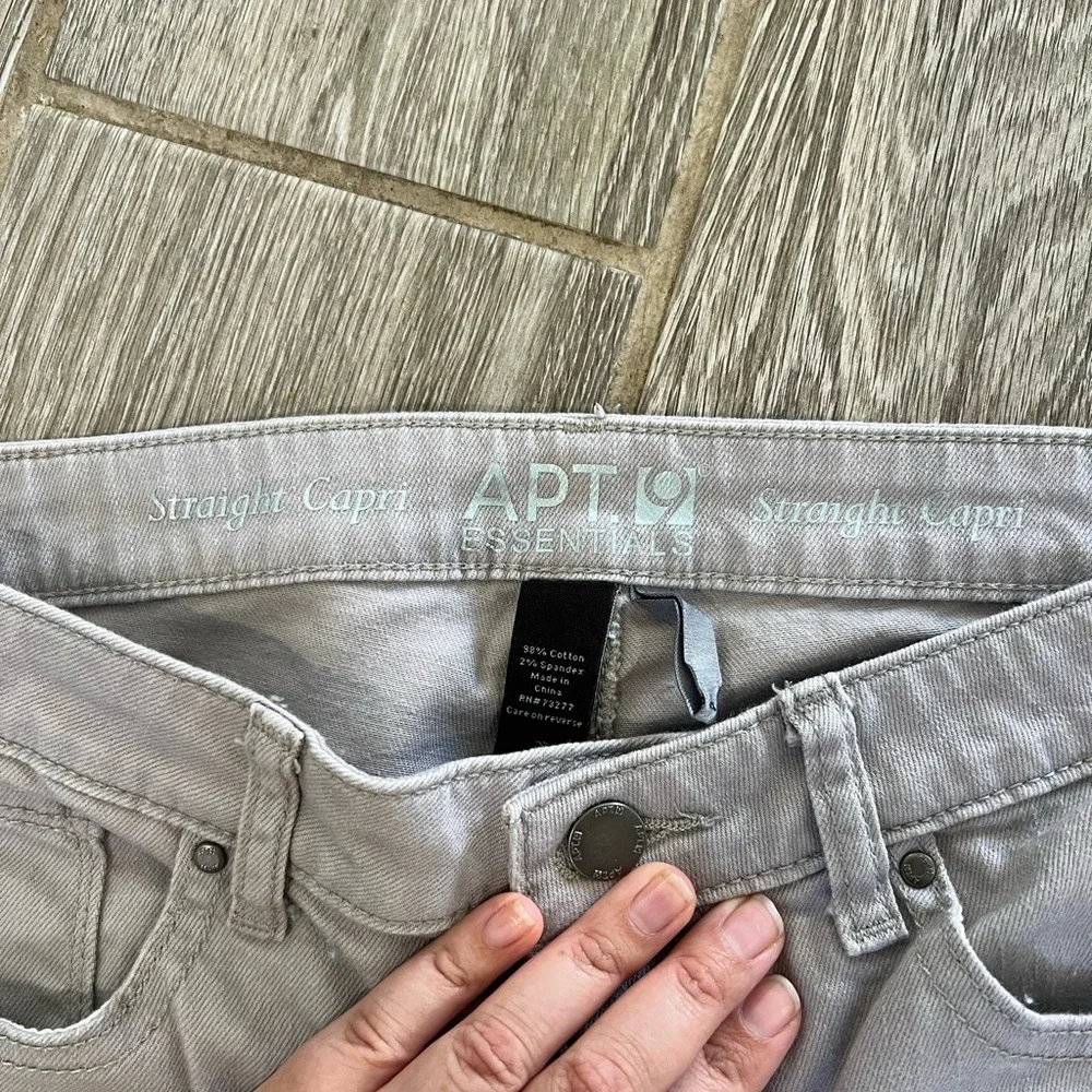 Straight cropped jeans - Picture 2 of 5